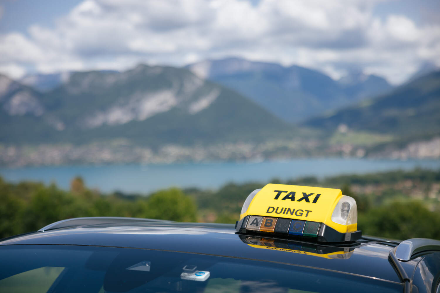 Taxi entre l'aéroport de Genève et les stations de ski en Haute-Savoie