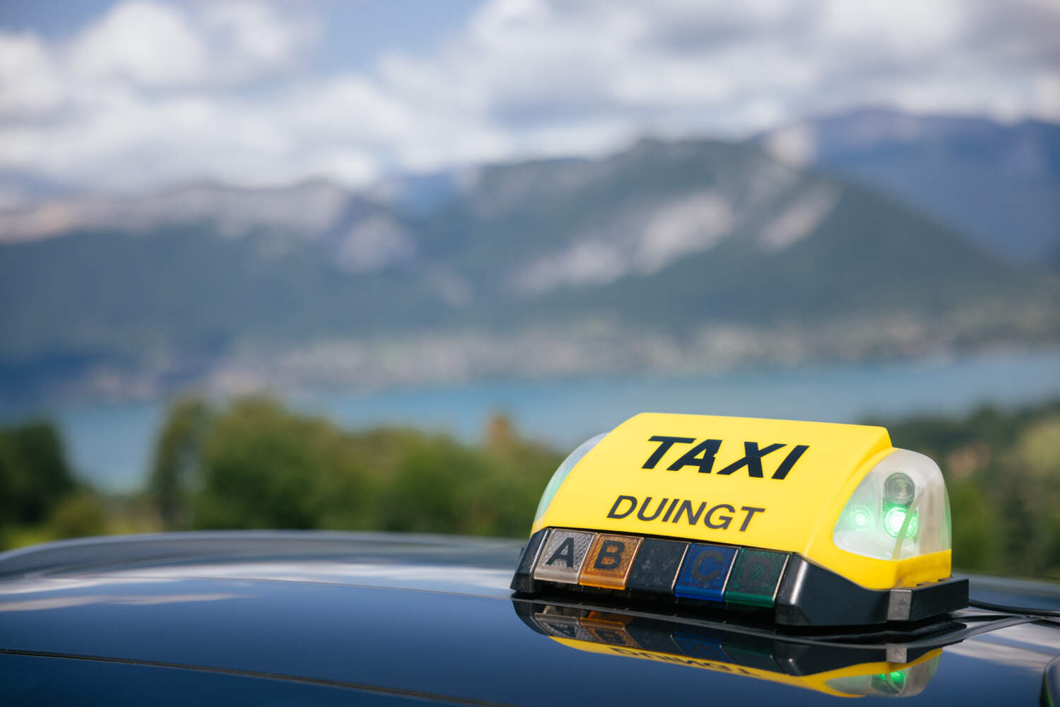 Taxi entre l'aéroport de Genève et les stations de ski en Haute-Savoie